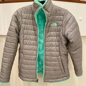 Girls North Face Puffer with faux fur jacket (L)